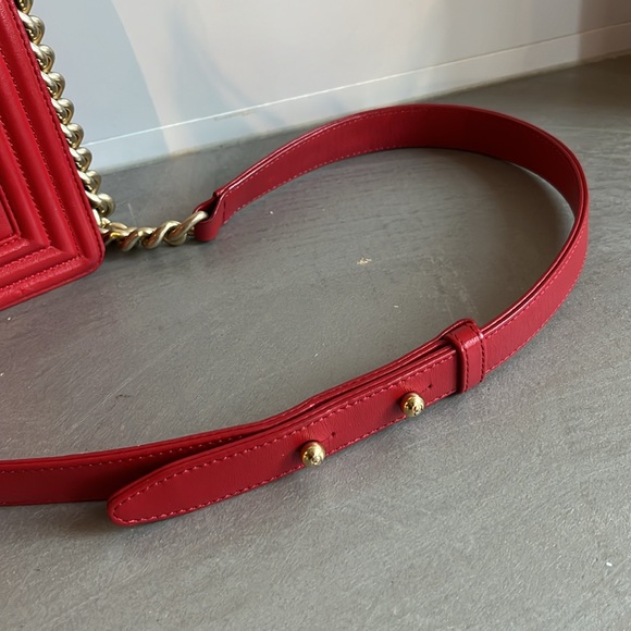 Chanel Boy Red Medium Quilted Leather Flap Bag - Picture 8 of 15